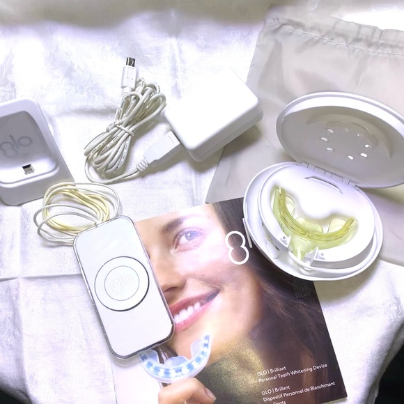 GLO Brilliant Teeth Whitening System - Picture 2 of 12